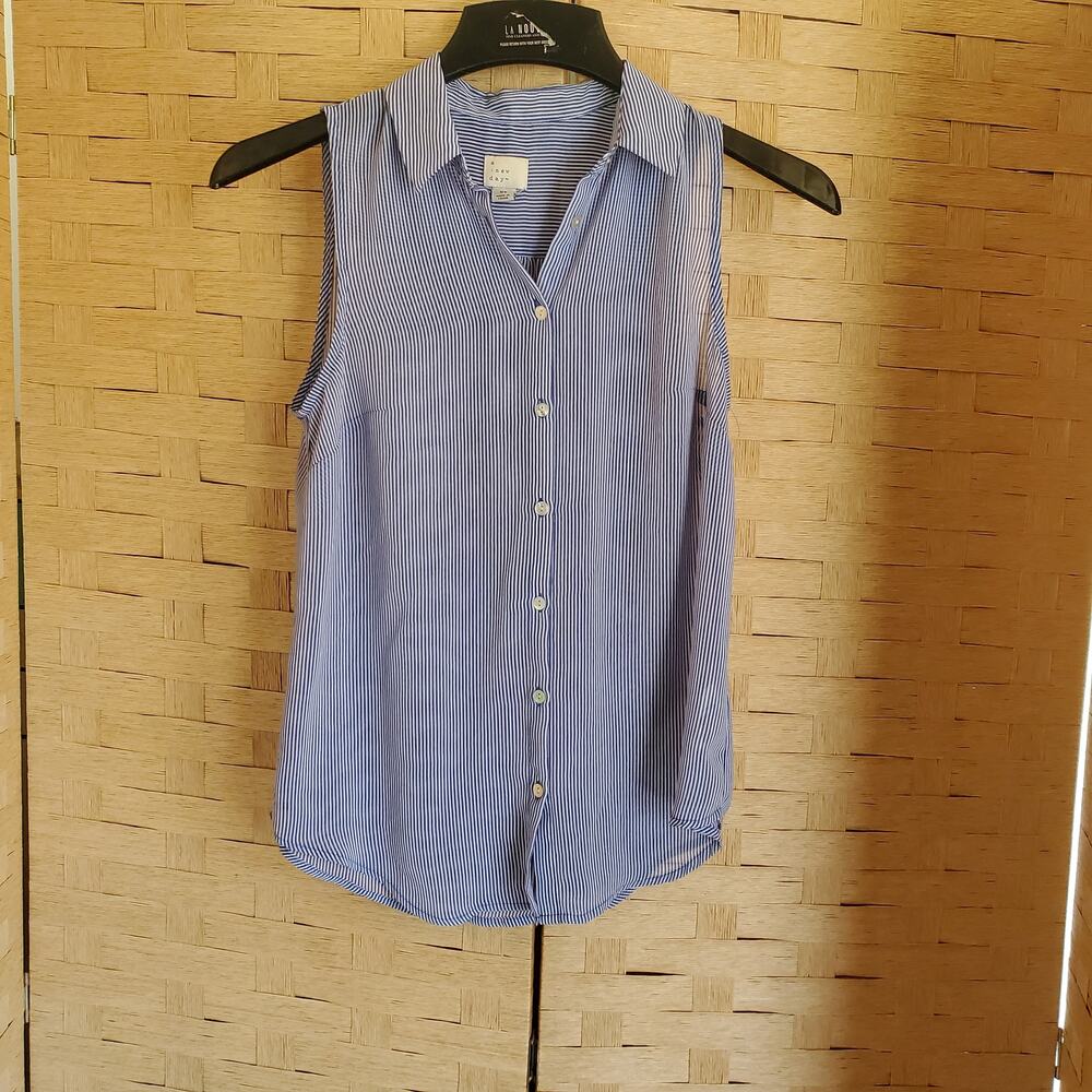 a new day Blouse Size XS Button Up Sleeveless Striped